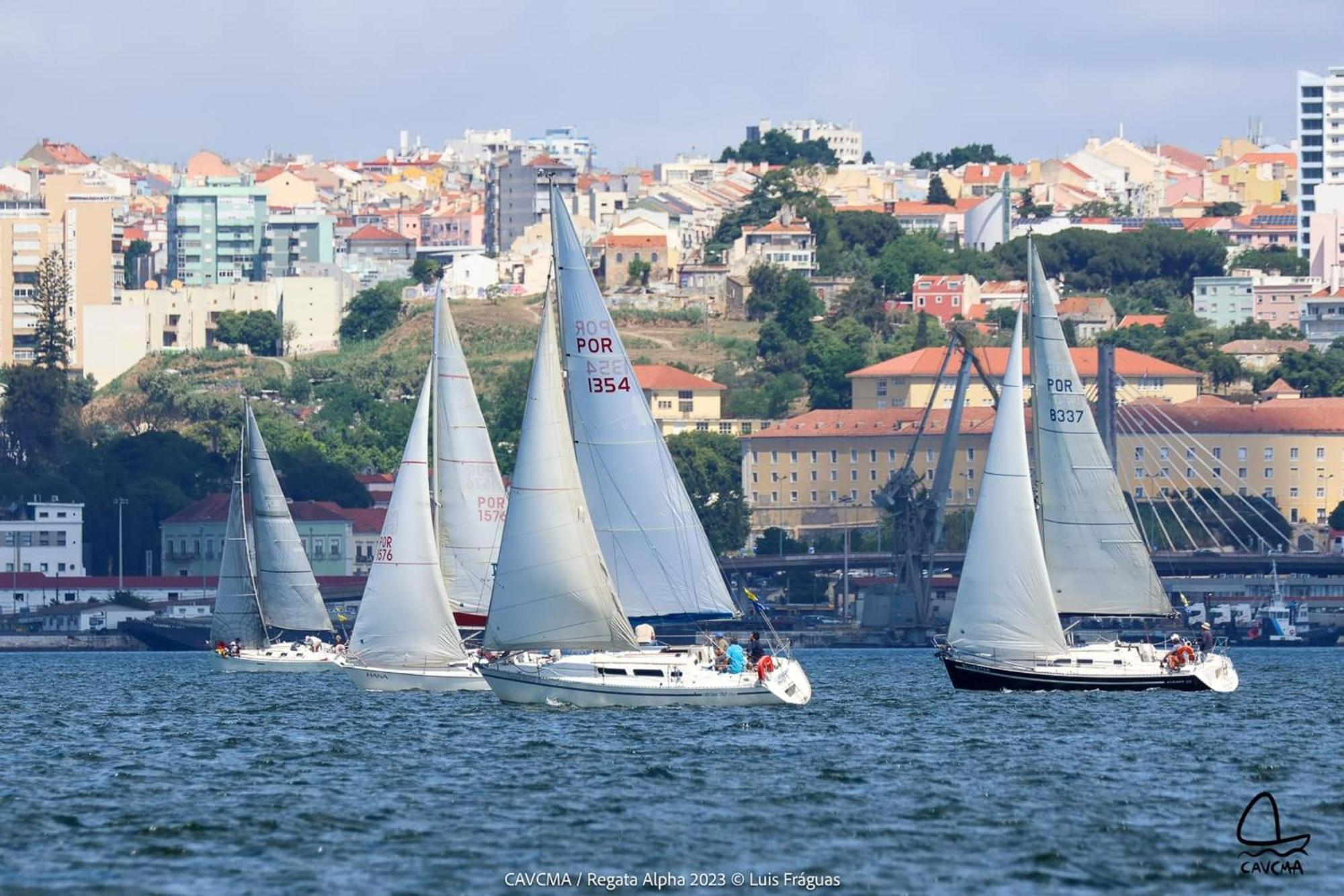 Ferienwohnung Be Local - Sleep Aboard The Santa Maria Sailing Boat In Lisboa Exterior foto