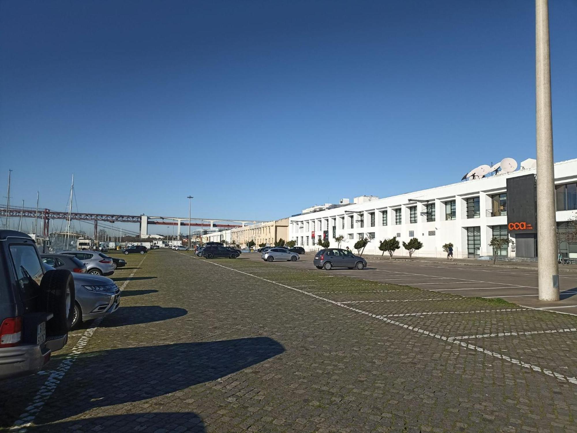 Ferienwohnung Be Local - Sleep Aboard The Santa Maria Sailing Boat In Lisboa Exterior foto